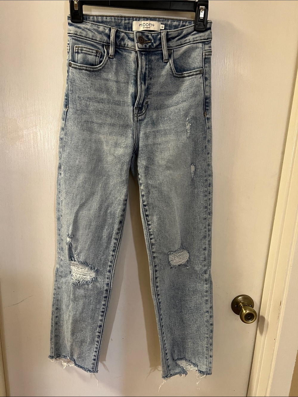 Hidden Light Wash Distressed Ankle Jeans - Light Blue